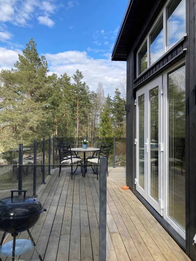 Cabin In The Woods, Close To Lake Maelaren Eskilstuna Eksteriør billede